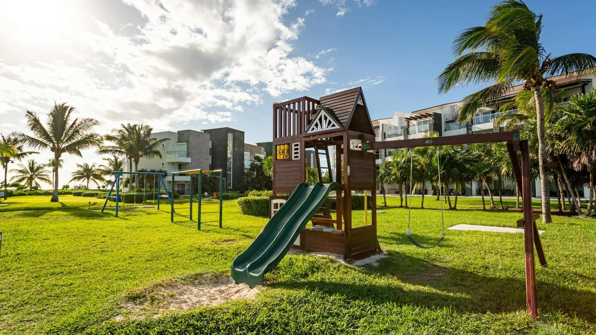 Casa 401N Los Secretos Apts Playa del Carmen Mexiko